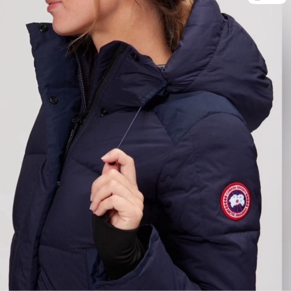 Canada Goose Women's Alliston
Hooded Puffer Jacket (Packable), Small - Picture 12 of 15
